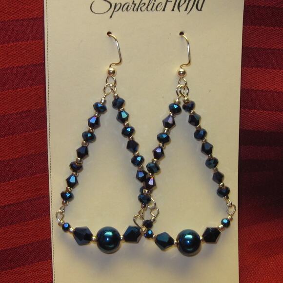 Metallic blue faceted beaded earrings - Picture 4 of 7